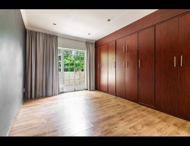 2 BEDROOM HOUSE FOR SALE IN SUNNINGHILL